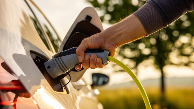 Electric Car Problems in UAE: An Honest Guide for 2025 Buyers